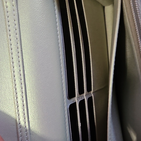 NEW CHANEL Agne Perle Pearl Ball Light Gray Mini Bag Wallet On Chain - Picture 16 of 17